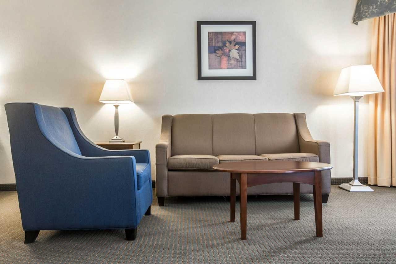 Comfort Suites South Burlington Near University Extérieur photo
